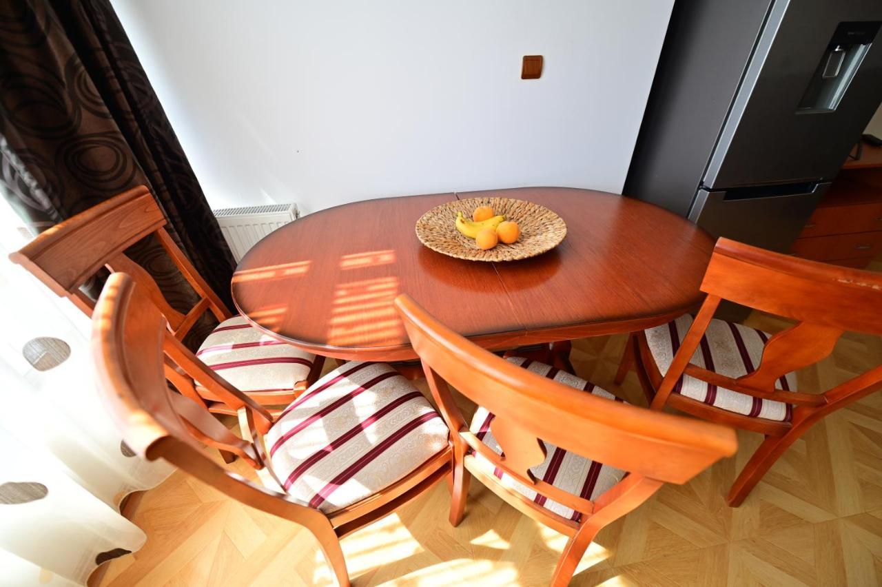 Vacation Apartment With Free Parking Sibiu Exteriör bild