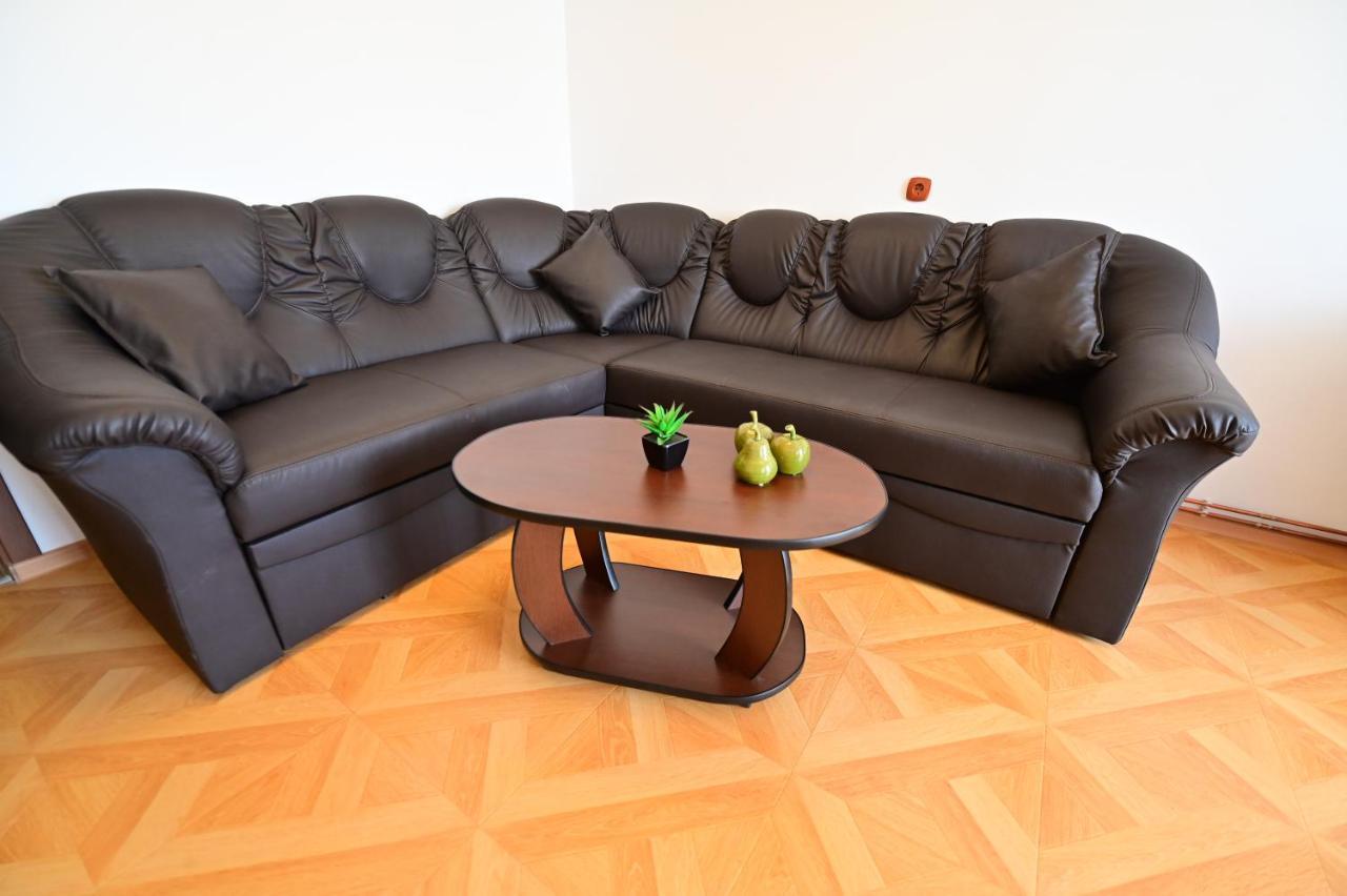 Vacation Apartment With Free Parking Sibiu Exteriör bild