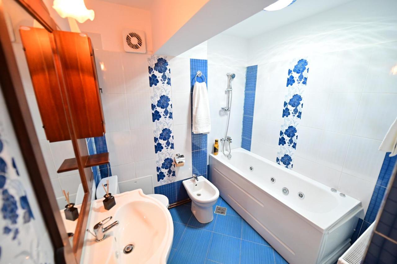 Vacation Apartment With Free Parking Sibiu Exteriör bild